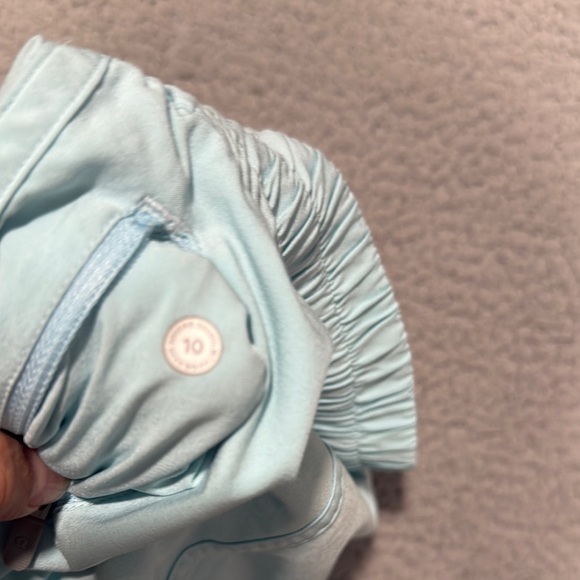 Lululemon Tracker Short V *4"
Blue Glow Light Blue Women's Shorts size 10 - Picture 6 of 6